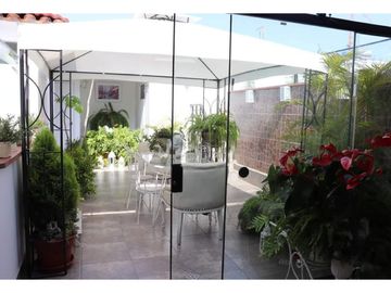 LINDA CASA PARA FAMILIA GRANDE MÚLTIPLES AMBIENTES EN EL CORAZÓN DE SAN ISIDRO