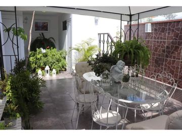 LINDA CASA PARA FAMILIA GRANDE MÚLTIPLES AMBIENTES EN EL CORAZÓN DE SAN ISIDRO