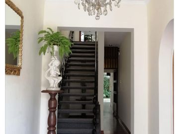 LINDA CASA PARA FAMILIA GRANDE MÚLTIPLES AMBIENTES EN EL CORAZÓN DE SAN ISIDRO