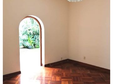 LINDA CASA PARA FAMILIA GRANDE MÚLTIPLES AMBIENTES EN EL CORAZÓN DE SAN ISIDRO