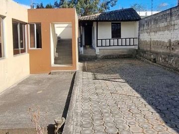 Casa de venta en Sangolqui, casa independiente ubicada en zona segura