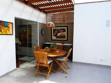 Av REYNALDO VIVANCO 1 piso 5 CHACARILLA, SURCO