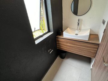 BONITA CASA CON EXCELENTE UBICACION