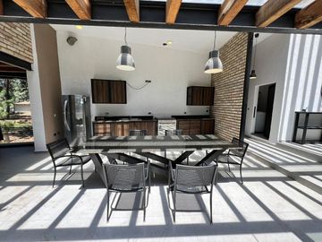 BONITA CASA CON EXCELENTE UBICACION