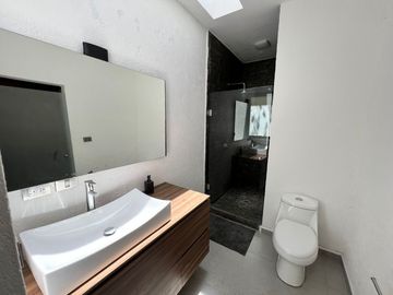 BONITA CASA CON EXCELENTE UBICACION