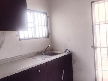 Casa en excelentes condiciones equipada con poco uso