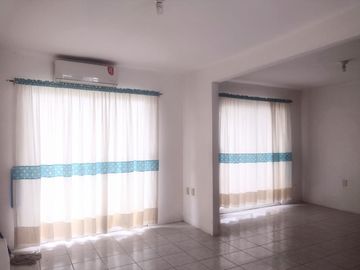 Casa en excelentes condiciones equipada con poco uso