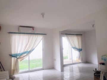 Casa en excelentes condiciones equipada con poco uso