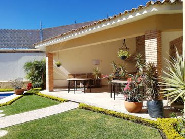 Casa en condominio con alberca en lomas de Jiutepec Morelos