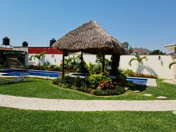 Casa en condominio con alberca en lomas de Jiutepec Morelos