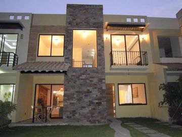 Casa en condominio con alberca en lomas de Jiutepec Morelos