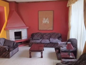 Vendo amplia casa 4 dormitorios, sector terminal terrestre Carcelén.