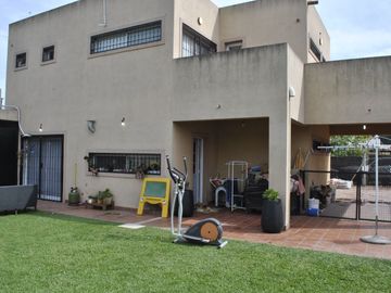 Pilar - Venta - Casa Tipo Americana