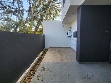 Venta excelente casa en altozano con terminados residénciales