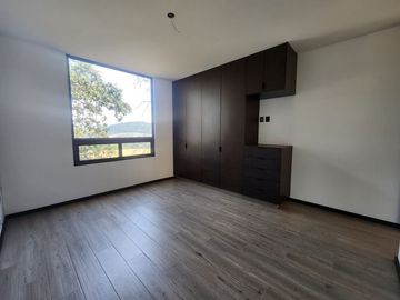 Venta excelente casa en altozano con terminados residénciales