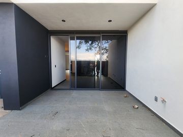Venta excelente casa en altozano con terminados residénciales