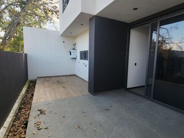 Venta excelente casa en altozano con terminados residénciales