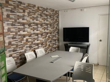 Casa Comercial en Venta de 4 Pisos con 643 m² en La Perla