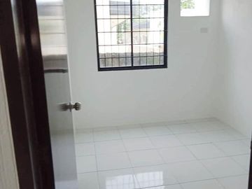 4 bedrooms House and lot for sale in Bacolod City only 550k for move-in