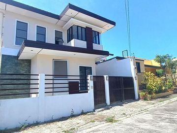 4 bedrooms House and lot for sale in Bacolod City only 550k for move-in