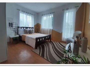 The 3-Storey Townhomes with Parking for Sale in Istana Villas