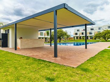 casa en venta en xochitepec con amberca y canchas de tenis padel, fut 7