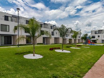 casa en venta en xochitepec con amberca y canchas de tenis padel, fut 7