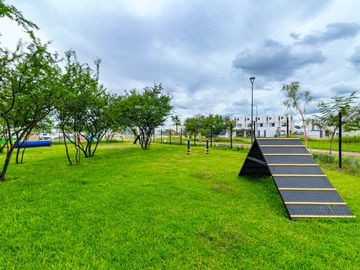casa en venta en xochitepec con amberca y canchas de tenis padel, fut 7