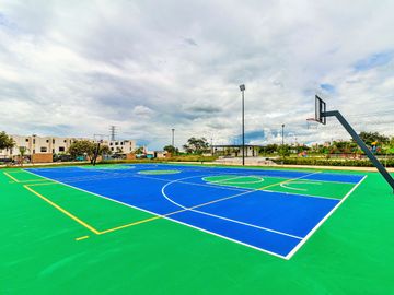 casa en venta en xochitepec con amberca y canchas de tenis padel, fut 7