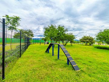 casa en venta en xochitepec con amberca y canchas de tenis padel, fut 7