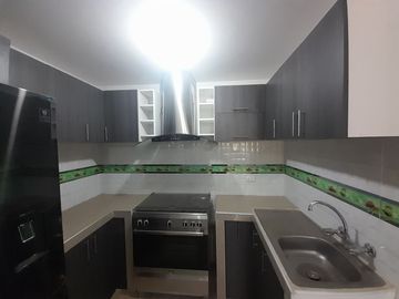 SE VENDE CASA FRENTE A PARQUE