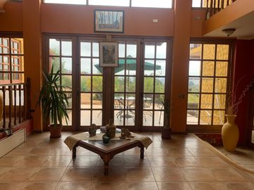 Hermosa casa en gran terreno, fundo El Rincón, Villa Alemana
