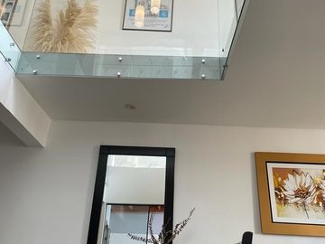 VENDO LINDO DUPLEX CON VISTA EXTERNA DE 155 M2 APROX. EN PRIMER Y SEGUNDO PISO EN SURCO