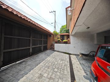 CASA EN VENTA EN CIUDAD SATELITE NAUCALPAN