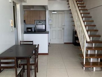 AA - FOR SALE: 1 Bedroom Loft Unit n The Columns Legaspi Village, Makati
