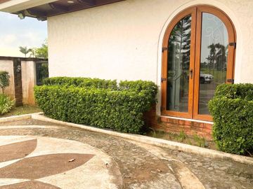FOR SALE | Spanish Mediterranean House & Lot in Oahu Island South Lake Village