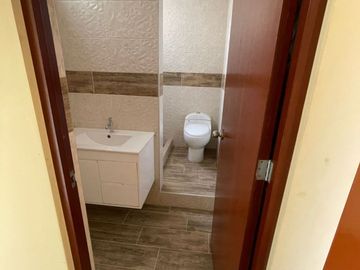 Venta de Departamento de Estreno 2 (Segundo) Piso en Ate