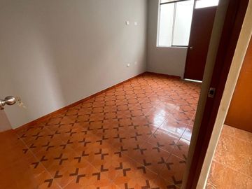 Venta de Departamento de Estreno 2 (Segundo) Piso en Ate