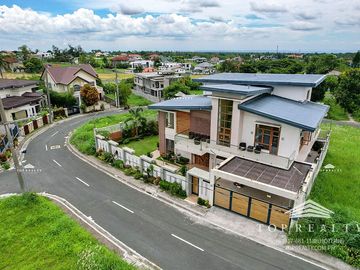 Tagaytay Heights Subdivision | Bright Modern Tropical Inspired 2-Storey House and Lot for Sale in Tagaytay, Cavite