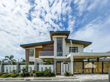 Tagaytay Heights Subdivision | Bright Modern Tropical Inspired 2-Storey House and Lot for Sale in Tagaytay, Cavite
