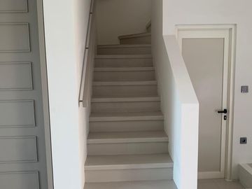 Dijual Rumah Murah Baru Renov Istimewa Strategi Langka Di Pakuwon City San Antonio Mulyorejo Dekat Pakuwon City Mall, Kampus Widya Mandala Dan ITS Ker