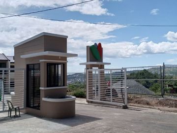Classic 2 Storey Townhouse for sale in Antipolo Rizal w/2 Bedrooms near SM Cherry Antipolo.PH2538