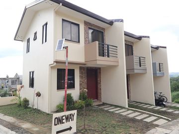 Classic 2 Storey Townhouse for sale in Antipolo Rizal w/2 Bedrooms near SM Cherry Antipolo.PH2538