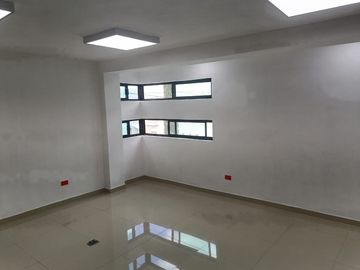 CASA EN VENTA EN APODACA NL ZONA VALLE DE SAN MIGUEL SECTOR II/PRIVADA 3 NIVELES