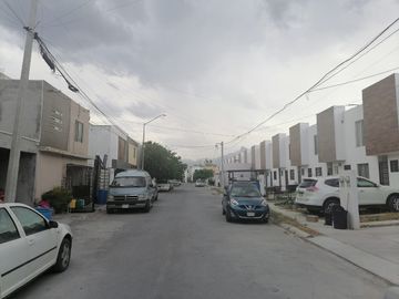 CASA EN VENTA EN APODACA NL ZONA VALLE DE SAN MIGUEL SECTOR II/PRIVADA 3 NIVELES
