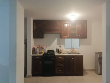CASA EN VENTA EN APODACA NL ZONA VALLE DE SAN MIGUEL SECTOR II/PRIVADA 3 NIVELES