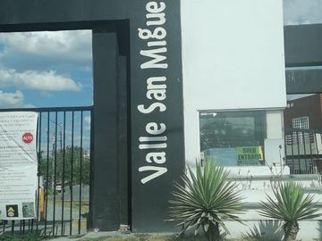 CASA EN VENTA EN APODACA NL ZONA VALLE DE SAN MIGUEL SECTOR II/PRIVADA 3 NIVELES