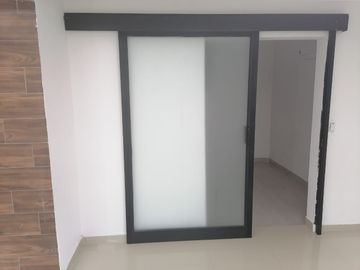 CASA EN VENTA EN APODACA NL ZONA VALLE DE SAN MIGUEL SECTOR II/PRIVADA 3 NIVELES