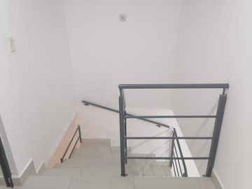 CASA EN VENTA EN APODACA NL ZONA VALLE DE SAN MIGUEL SECTOR II/PRIVADA 3 NIVELES