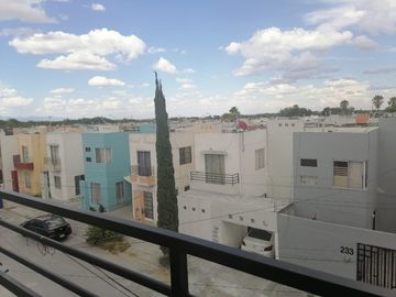 CASA EN VENTA EN APODACA NL ZONA VALLE DE SAN MIGUEL SECTOR II/PRIVADA 3 NIVELES